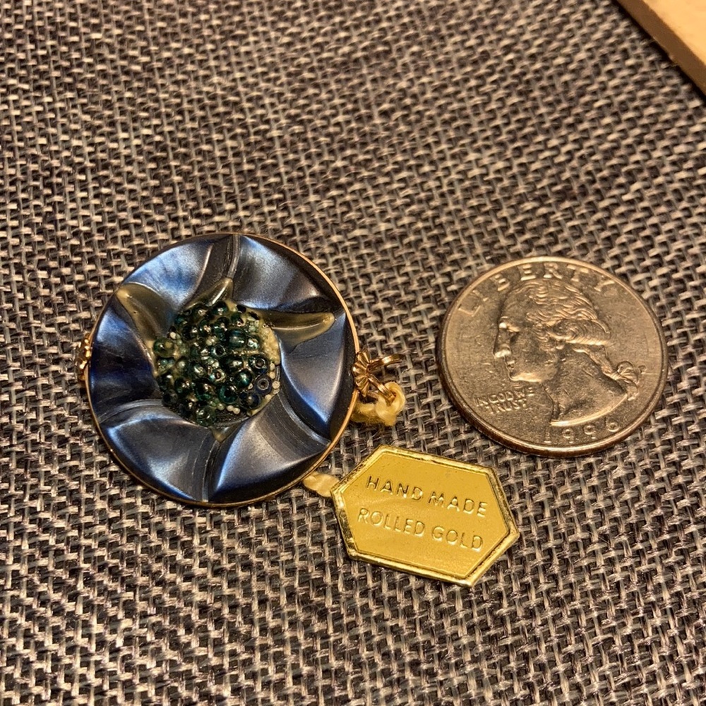 Vintage 1950’s Castlcraft single earring